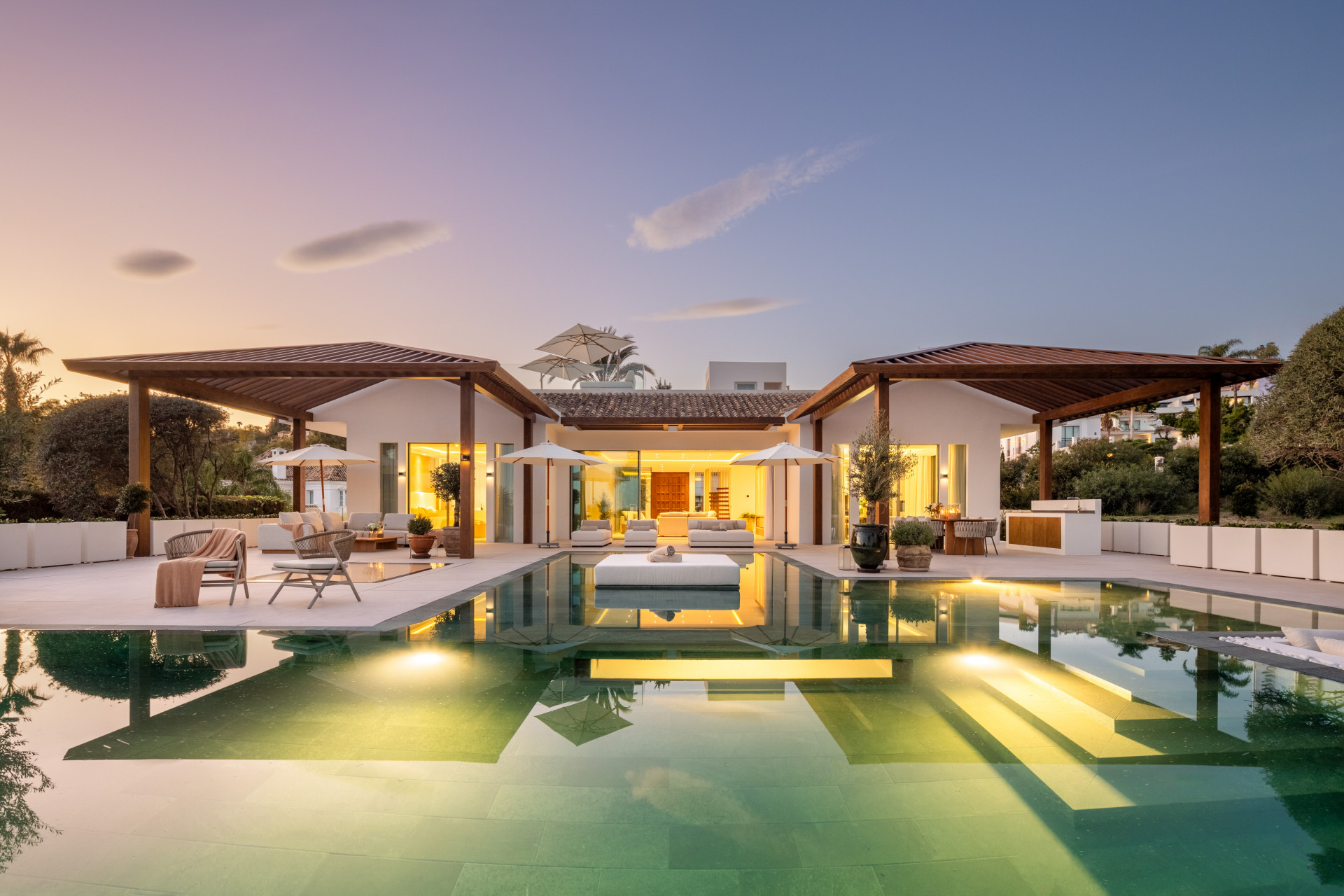 Villa Mariposa - Propiedad contemporánea con vistas al golf en Nueva Andalucía