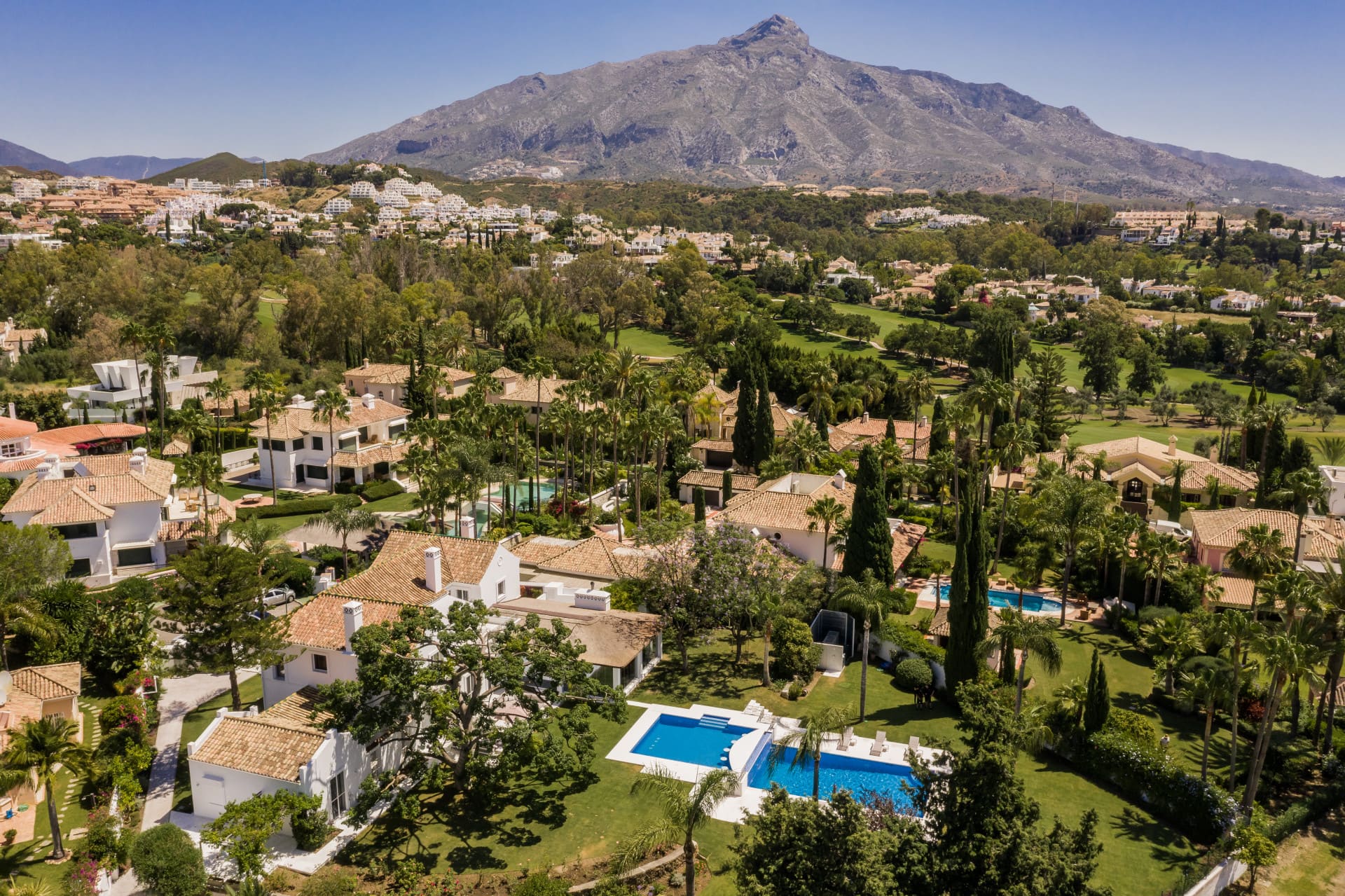 Properties For Sale In La Cerquilla