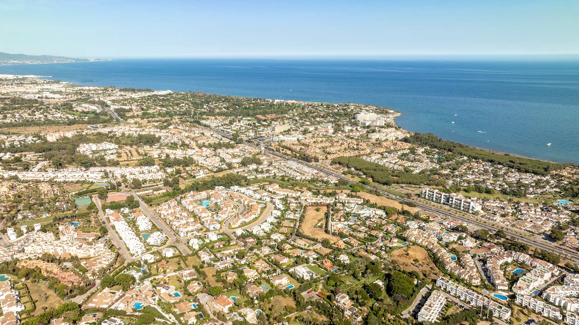 ¿Por qué comprar una propiedad en Estepona Este?