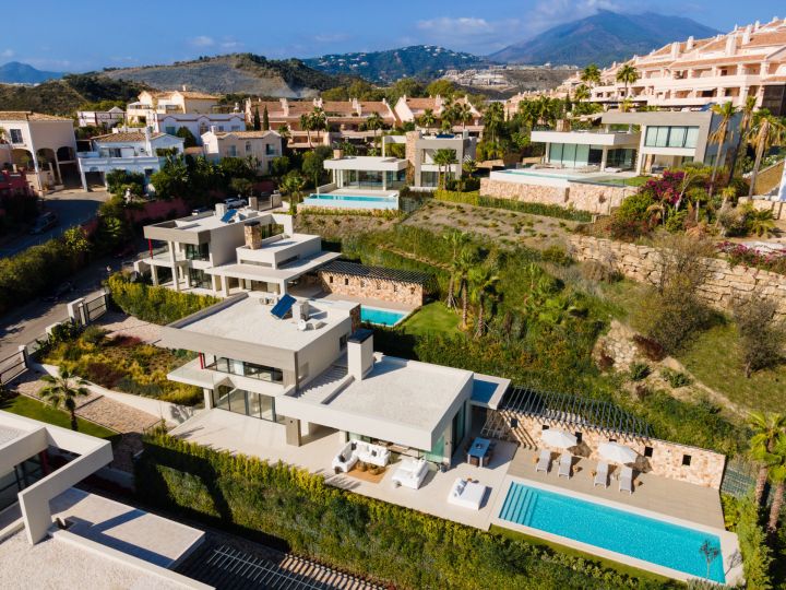 Villa avec 5 chambres et 5 salles de bain - Maison exclusive offrant une vue sur le golf