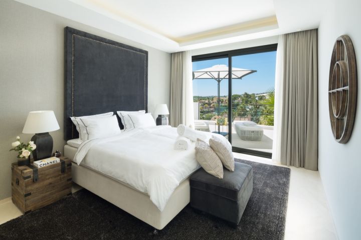 Los Olivos 4 - Contemporary Frontline Golf Proeprty in Nueva Andalucia