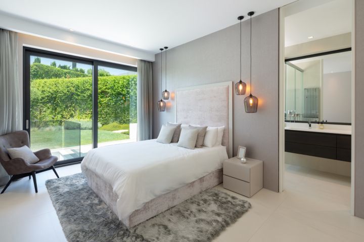 Villa con 5 dormitorios y 8 baños - Lujosa villa con acabados de primera calidad en Nagüeles