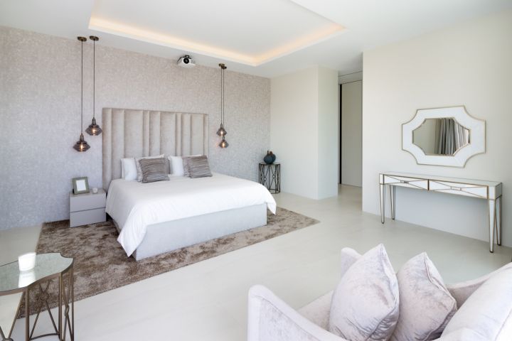 Villa con 5 dormitorios y 8 baños - Lujosa villa con acabados de primera calidad en Nagüeles