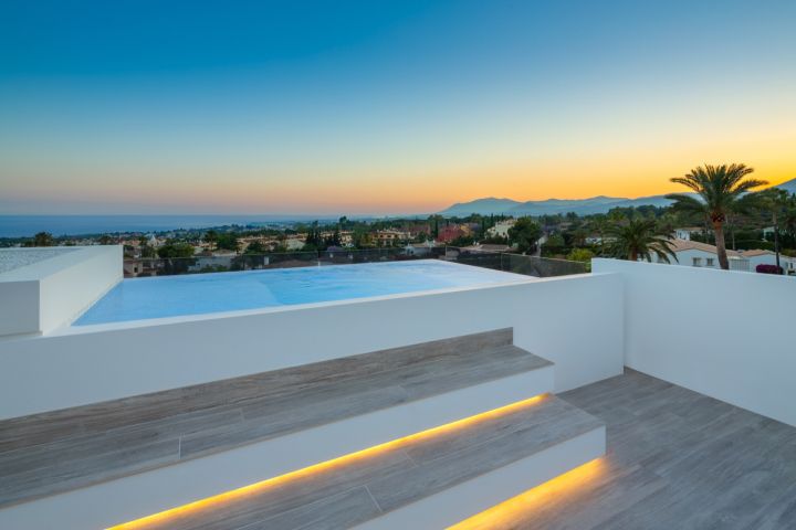 Villa con 5 dormitorios y 8 baños - Lujosa villa con acabados de primera calidad en Nagüeles