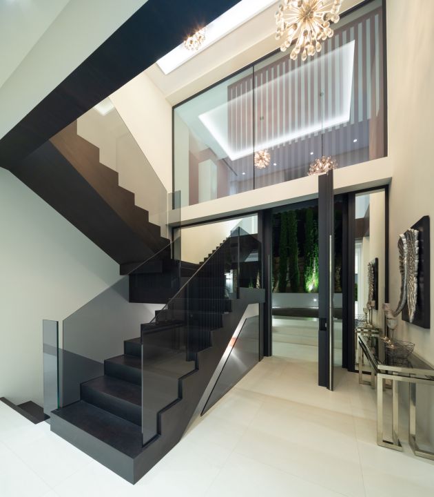 Villa con 5 dormitorios y 8 baños - Lujosa villa con acabados de primera calidad en Nagüeles
