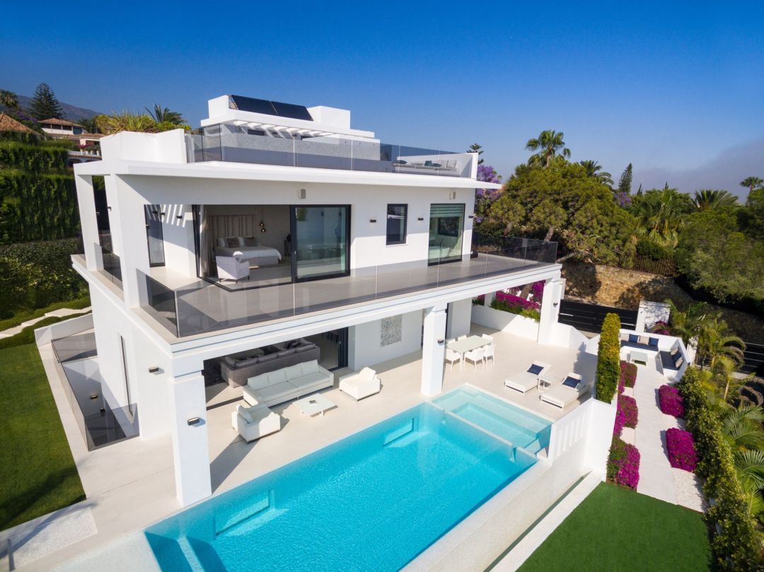 Villa con 5 dormitorios y 8 baños - Lujosa villa con acabados de primera calidad en Nagüeles