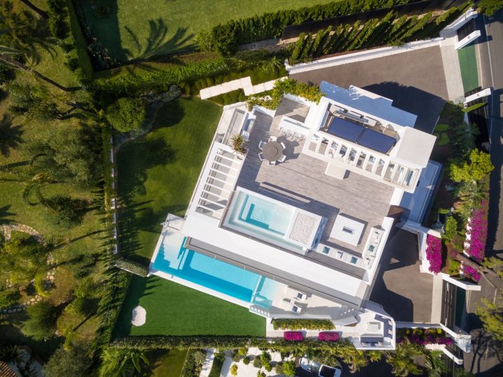 Villa con 5 dormitorios y 8 baños - Lujosa villa con acabados de primera calidad en Nagüeles