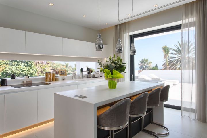 Villa avec 5 chambres et 5 salles de bain - Villa spacieuse au design contemporain
