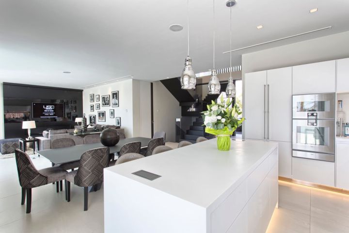 Villa avec 5 chambres et 5 salles de bain - Villa spacieuse au design contemporain