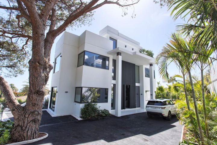 Villa avec 5 chambres et 5 salles de bain - Villa spacieuse au design contemporain