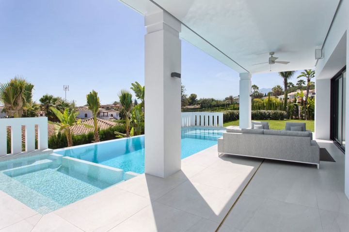Villa avec 5 chambres et 5 salles de bain - Villa spacieuse au design contemporain