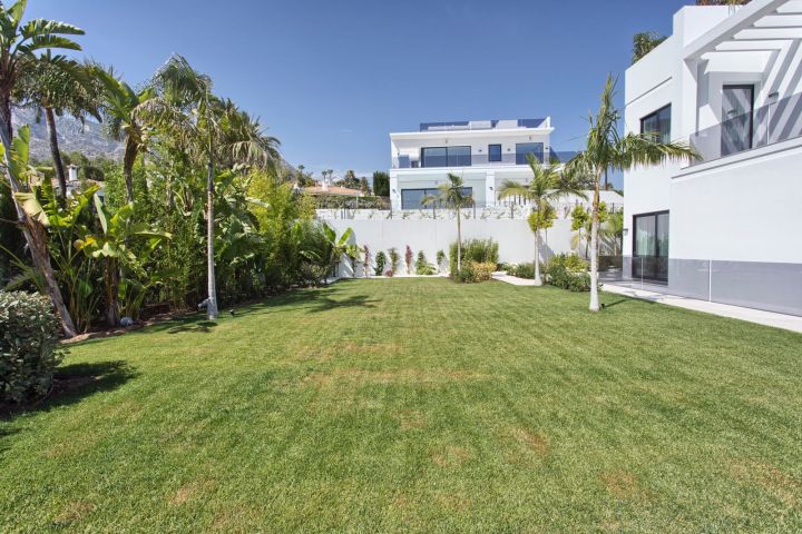 Villa avec 5 chambres et 5 salles de bain - Villa spacieuse au design contemporain