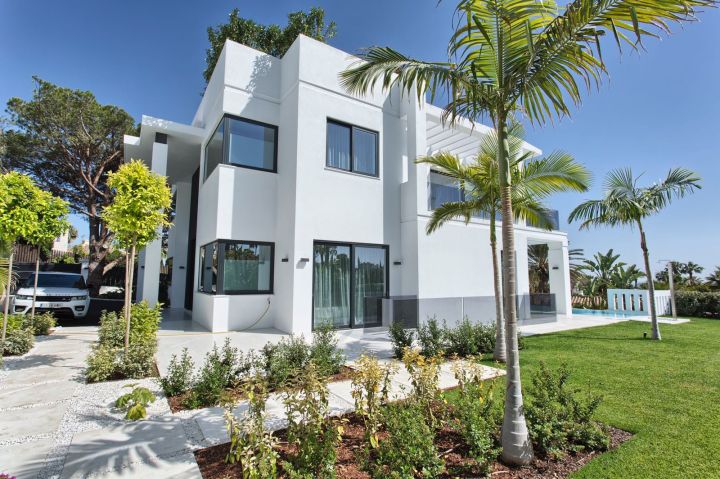 Villa avec 5 chambres et 5 salles de bain - Villa spacieuse au design contemporain