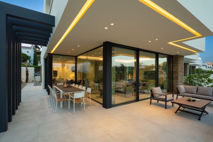 Belfry - Villa 9 - Impressive Villa with Andalusian Charm in Estepona