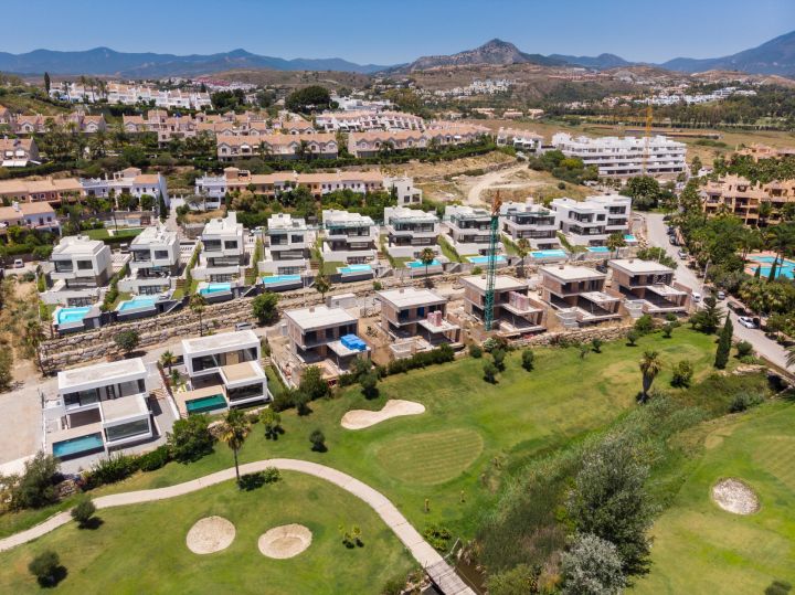 Belfry - Villa 9 - Impressive Villa with Andalusian Charm in Estepona
