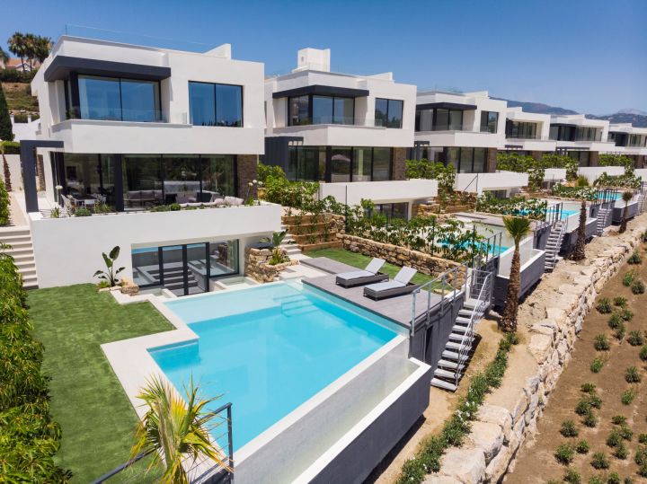 Belfry - Villa 9 - Impressive Villa with Andalusian Charm in Estepona