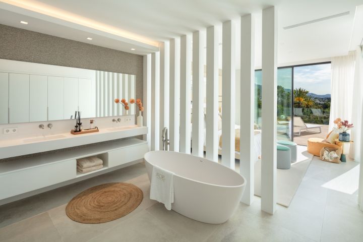 Villa Cassia - Exclusiva villa en primera línea de golf en Nueva Andalucoa