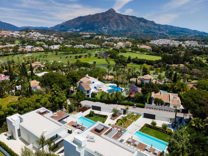 Villa Cassia - Exclusiva villa en primera línea de golf en Nueva Andalucoa