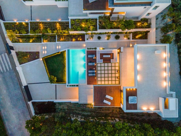 Villa Cassia - Exclusiva villa en primera línea de golf en Nueva Andalucoa