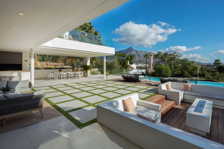 Villa Cassia - Exclusiva villa en primera línea de golf en Nueva Andalucoa