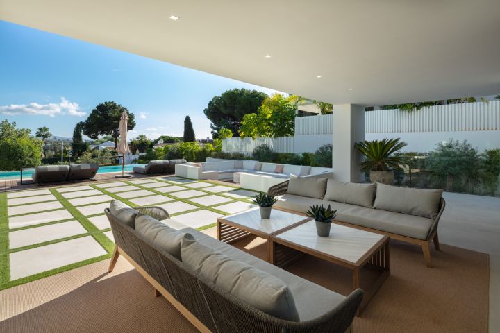 Villa Cassia - Exclusiva villa en primera línea de golf en Nueva Andalucoa