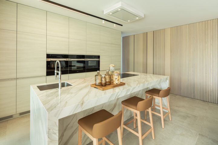 Villa Cassia - Exclusiva villa en primera línea de golf en Nueva Andalucoa