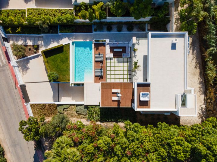 Villa Cassia - Exclusiva villa en primera línea de golf en Nueva Andalucoa