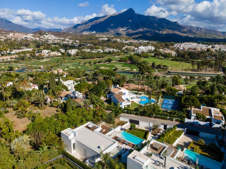 Villa Cassia - Exclusiva villa en primera línea de golf en Nueva Andalucoa