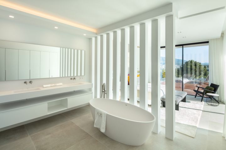 Villa Camellia - Casa contemporánea con vistas al campo de golf en Nueva Andalucía