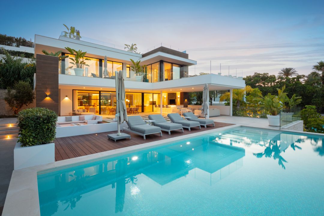 Villa Camellia - Casa contemporánea con vistas al campo de golf en Nueva Andalucía