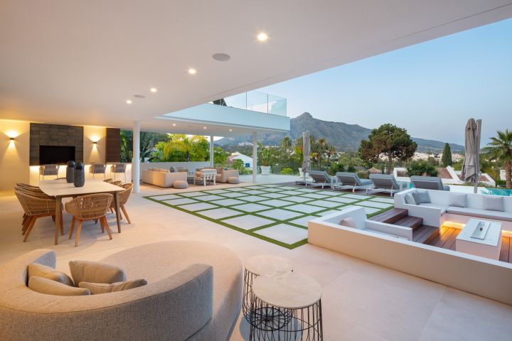 Villa Camellia - Casa contemporánea con vistas al campo de golf en Nueva Andalucía