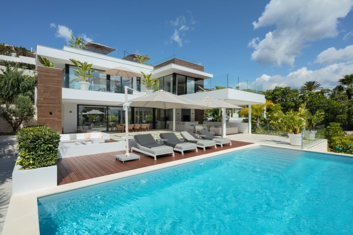 Villa Camellia - Casa contemporánea con vistas al campo de golf en Nueva Andalucía