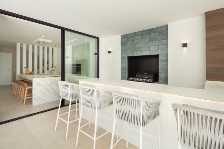 Villa Camellia - Casa contemporánea con vistas al campo de golf en Nueva Andalucía