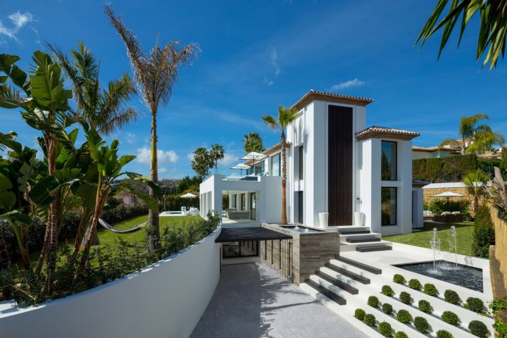 Villa avec 5 chambres et 4 salles de bain - Charmante propriété de luxe avec vue panoramique