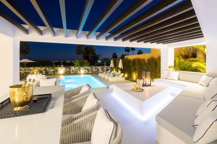 Villa avec 5 chambres et 4 salles de bain - Charmante propriété de luxe avec vue panoramique