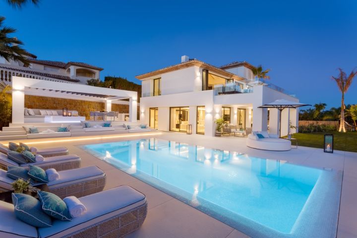 Villa avec 5 chambres et 4 salles de bain - Charmante propriété de luxe avec vue panoramique