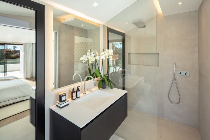 Villa Bodega - Impressive Property with Top-Tier Finishes in Nueva Andalucia