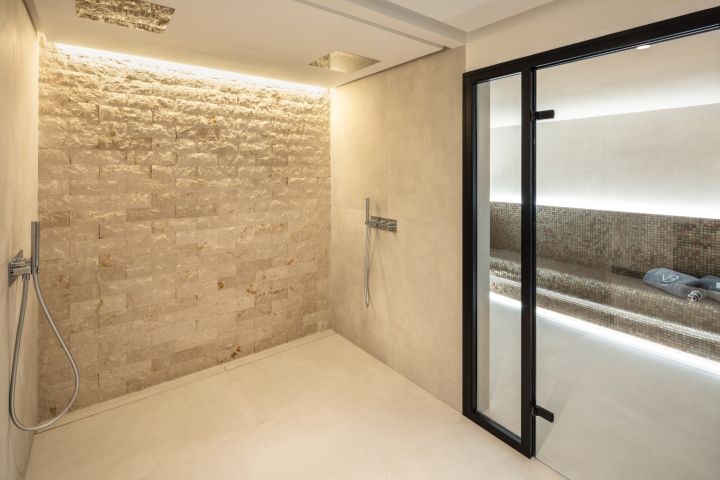 Villa Bodega - Impressive Property with Top-Tier Finishes in Nueva Andalucia