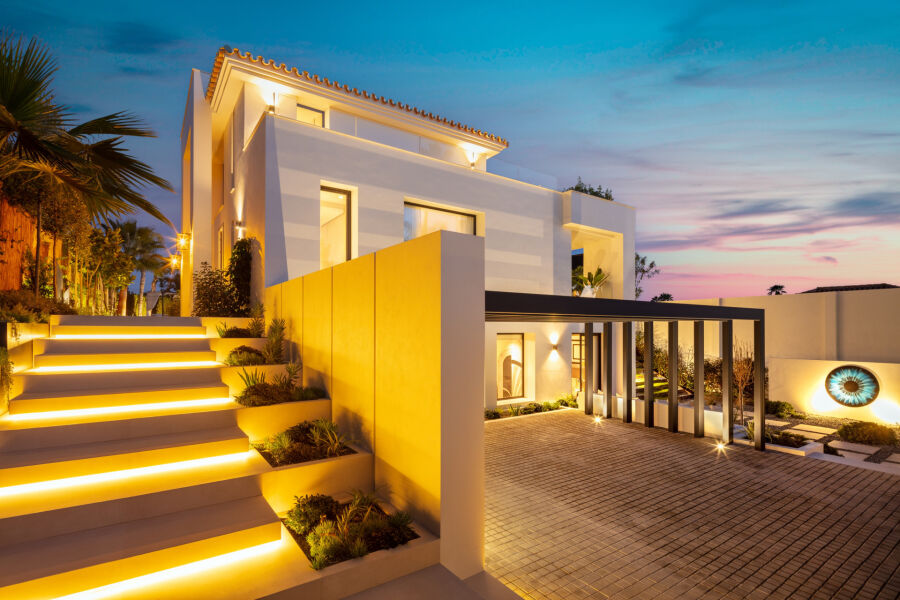 Villa con 4 dormitorios y 4 baños - Impresionante propiedad en Nueva Andalucía