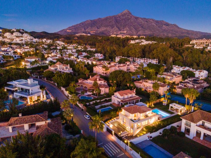 Villa Bodega - Impressive Property with Top-Tier Finishes in Nueva Andalucia