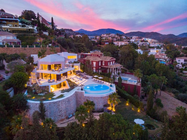 La Toca - Elegant Property with Modern Design in El Herrojo