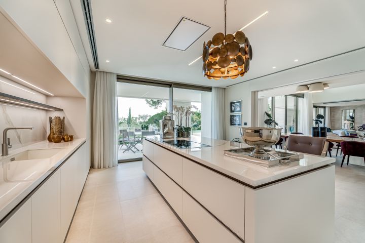 Villa con 6 dormitorios y 7 baños - Encantadora casa dentro de la exclusiva comunidad de Sierra Blanca