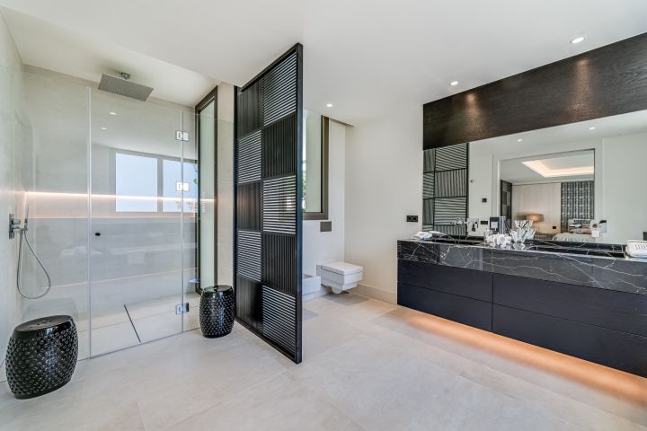 Villa con 6 dormitorios y 7 baños - Encantadora casa dentro de la exclusiva comunidad de Sierra Blanca