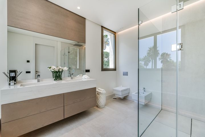 Villa con 6 dormitorios y 7 baños - Encantadora casa dentro de la exclusiva comunidad de Sierra Blanca