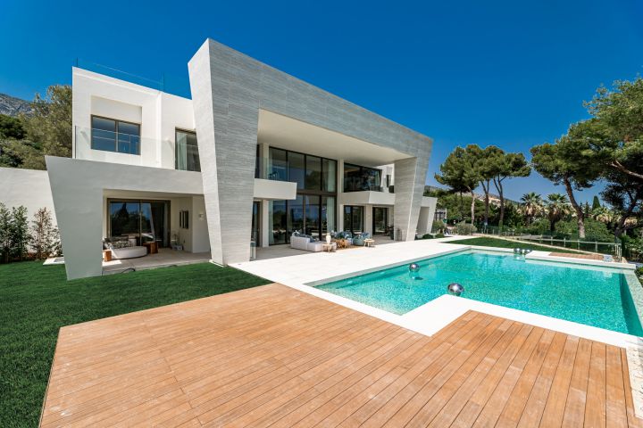 Villa con 6 dormitorios y 7 baños - Encantadora casa dentro de la exclusiva comunidad de Sierra Blanca