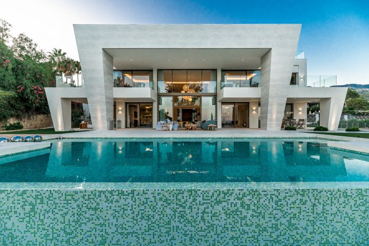 Villa con 6 dormitorios y 7 baños - Encantadora casa dentro de la exclusiva comunidad de Sierra Blanca