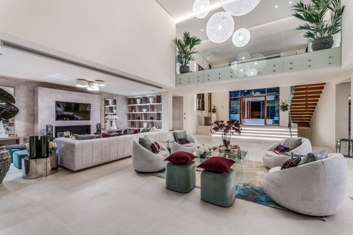 Villa con 6 dormitorios y 7 baños - Encantadora casa dentro de la exclusiva comunidad de Sierra Blanca