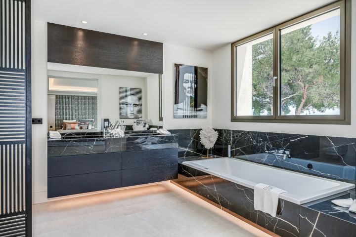 Villa con 6 dormitorios y 7 baños - Encantadora casa dentro de la exclusiva comunidad de Sierra Blanca