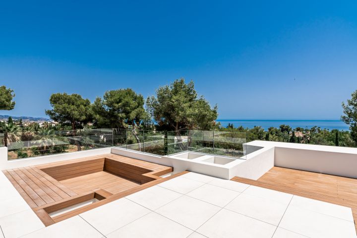 Villa con 6 dormitorios y 7 baños - Encantadora casa dentro de la exclusiva comunidad de Sierra Blanca