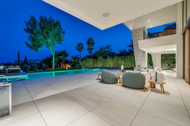 Villa con 6 dormitorios y 7 baños - Encantadora casa dentro de la exclusiva comunidad de Sierra Blanca